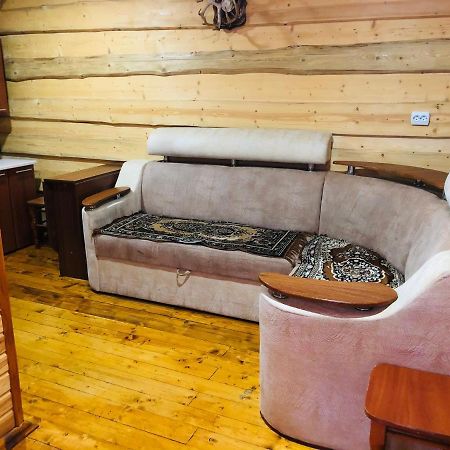 У Віти Номер3 Apartamento Synevyrsʼka Polyana Exterior foto