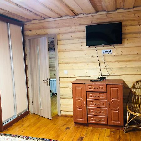 У Віти Номер3 Apartamento Synevyrsʼka Polyana Exterior foto