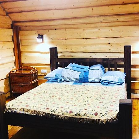 У Віти Номер3 Apartamento Synevyrsʼka Polyana Exterior foto