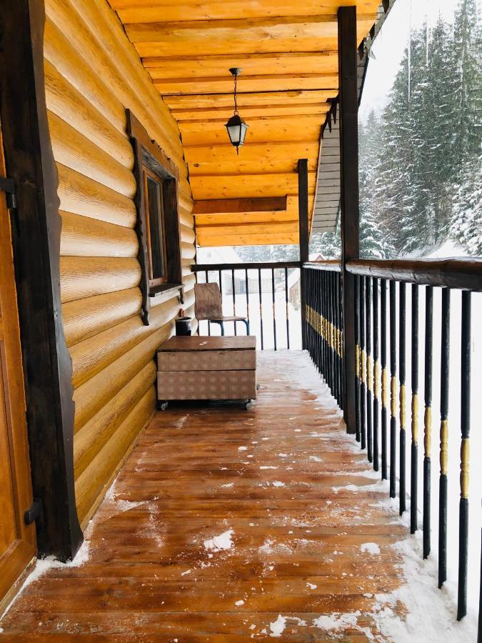 У Віти Номер3 Apartamento Synevyrsʼka Polyana Exterior foto