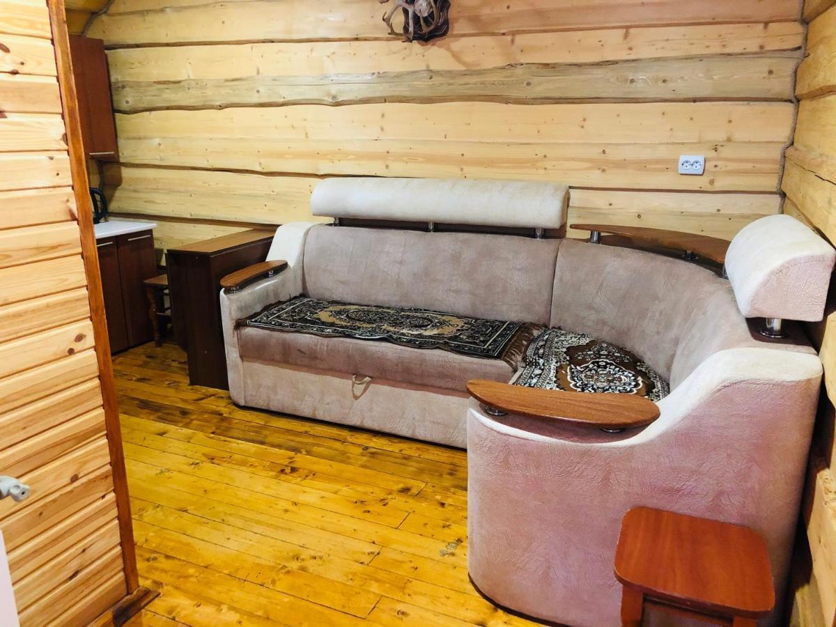 У Віти Номер3 Apartamento Synevyrsʼka Polyana Exterior foto