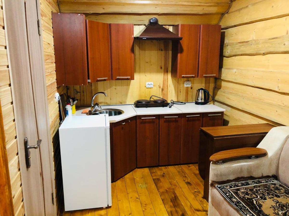 У Віти Номер3 Apartamento Synevyrsʼka Polyana Exterior foto